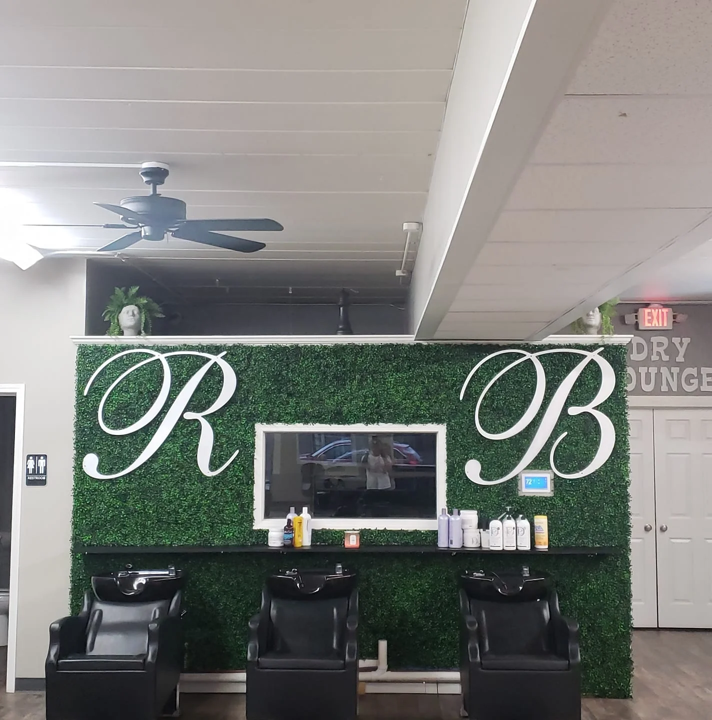 R’tistic Beauty & Barber Lounge